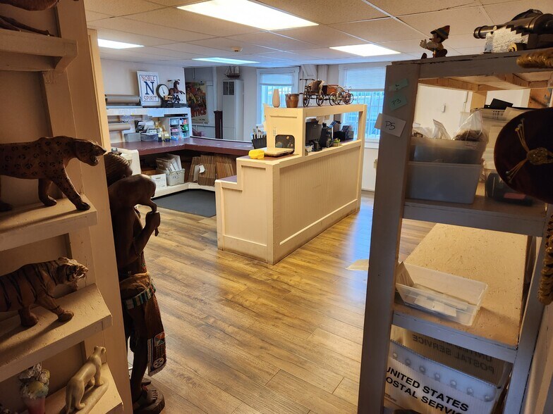 More Photos Of 16 Concord Hill Rd, Pittsfield Office For Sale