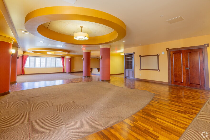 More Photos Of 1315 St Joseph Pky, Houston Office For Sale