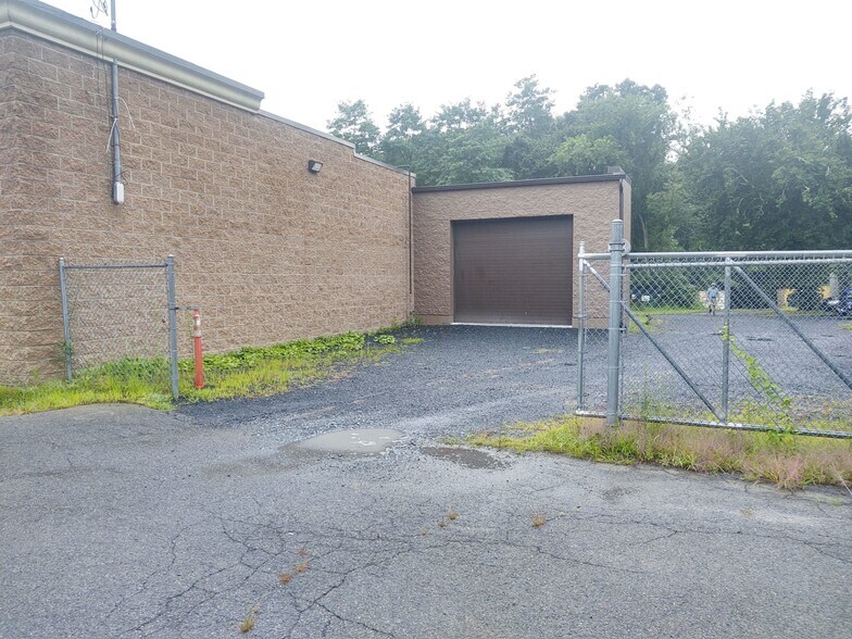 More Photos Of 157 Tremont St, Rehoboth Manufacturing For Sale