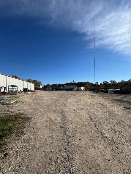 More Photos Of 7045 Stateline Rd, Olive Branch Warehouse For Sale