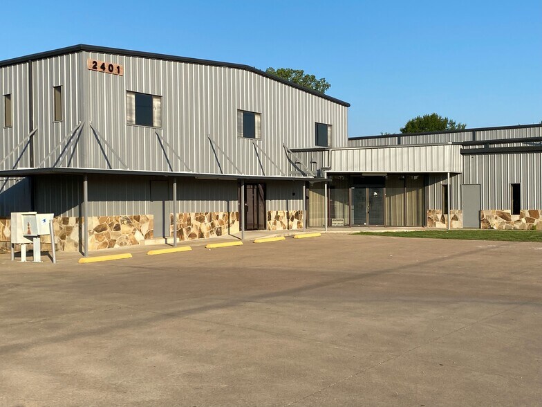 More Photos Of 2401 N Highway 287, Mansfield Showroom For Sale