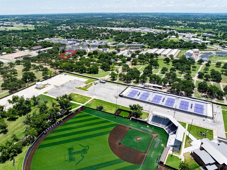 More Photos Of 1540 W Long St, Stephenville Apartments For Sale