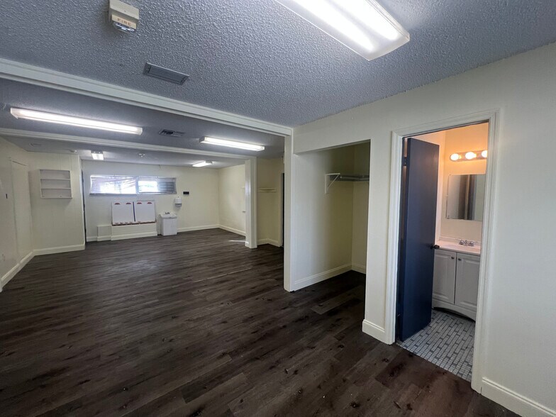 More Photos Of 4527 Carter St, Orlando Daycare Center For Lease