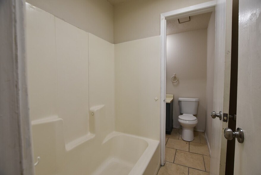 More Photos Of 1308 N Carol Ave, Monahans Apartments For Sale