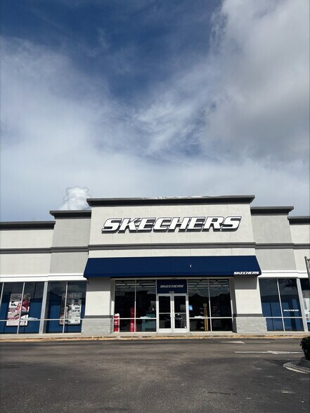 More Photos Of 6507-6535 S Tamiami Trl, Sarasota Unknown For Lease