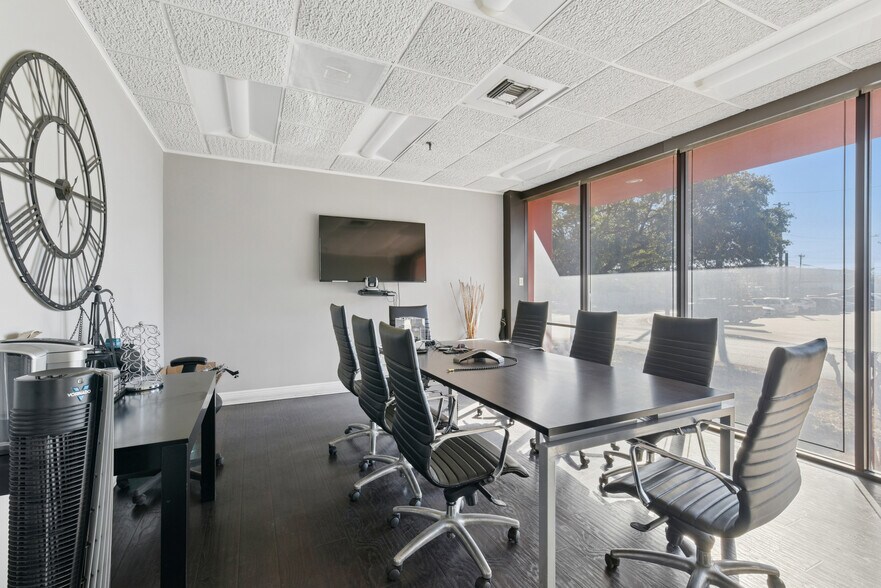 More Photos Of 4267 Dividend Dr, San Antonio Warehouse For Sale