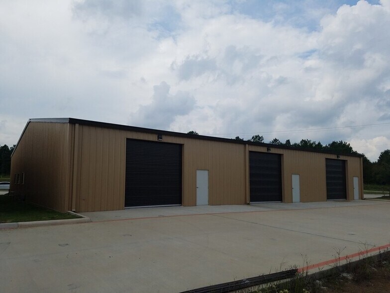 More Photos Of 15349 Summit Park Dr, Montgomery Unknown For Lease