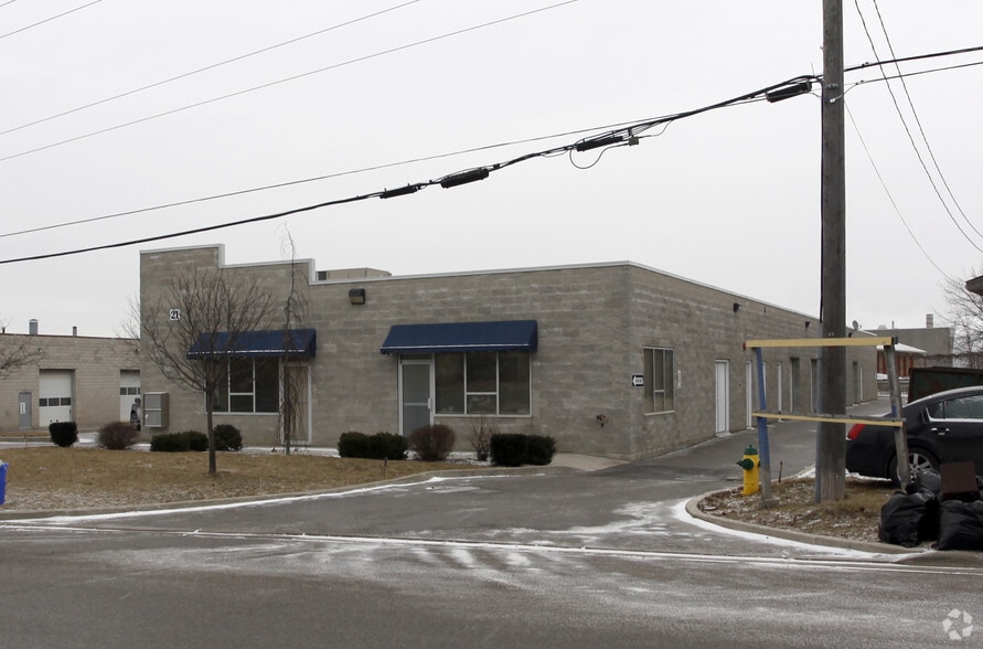 More Photos Of 21 Industry St, Aurora Warehouse For Sale