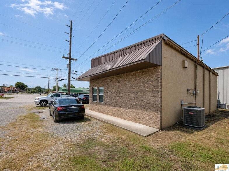More Photos Of 617 Columbia Ave, Glasgow Flex For Sale