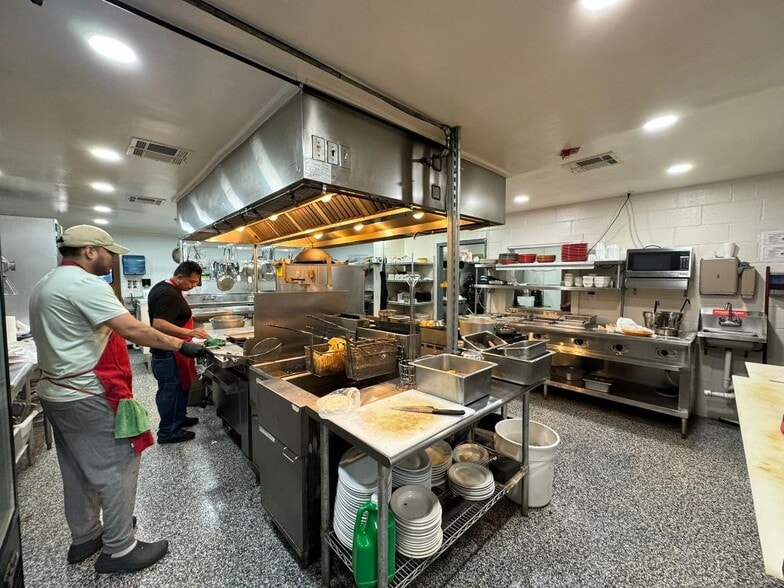 More Photos Of 1410 1st St E, Humble Restaurant For Sale