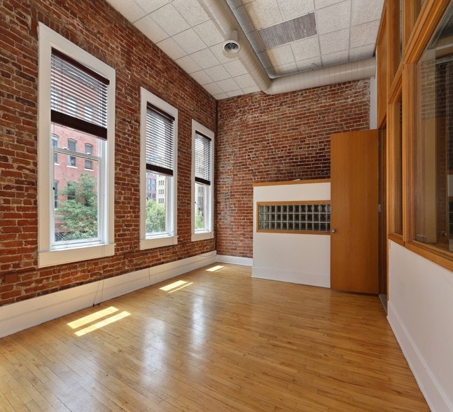 More Photos Of 1635 Blake St, Denver Office For Sale
