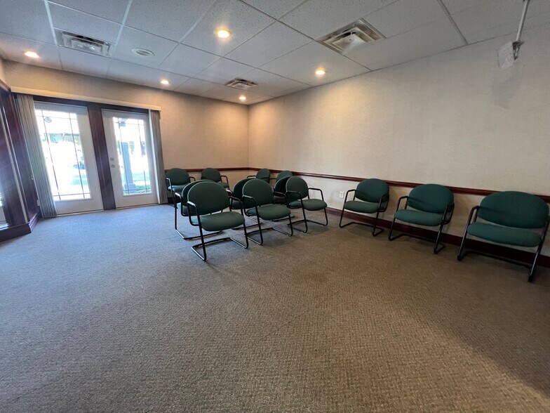 More Photos Of 10-24 Remick Blvd, Springboro Medical For Sale