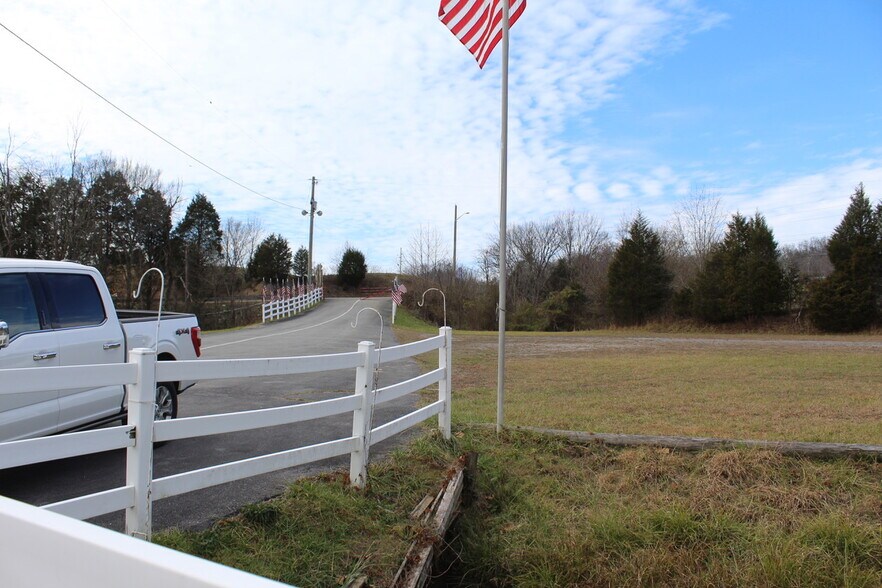 More Photos Of 100 Sportsway Dr, Bristol Trailer Camper Park For Sale