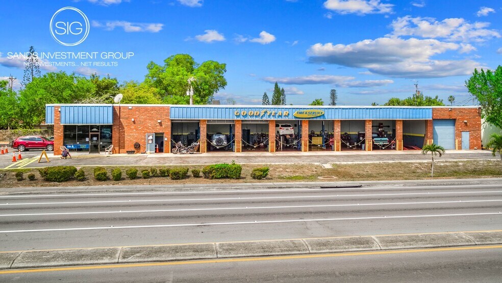 2144 Del Prado Blvd S  