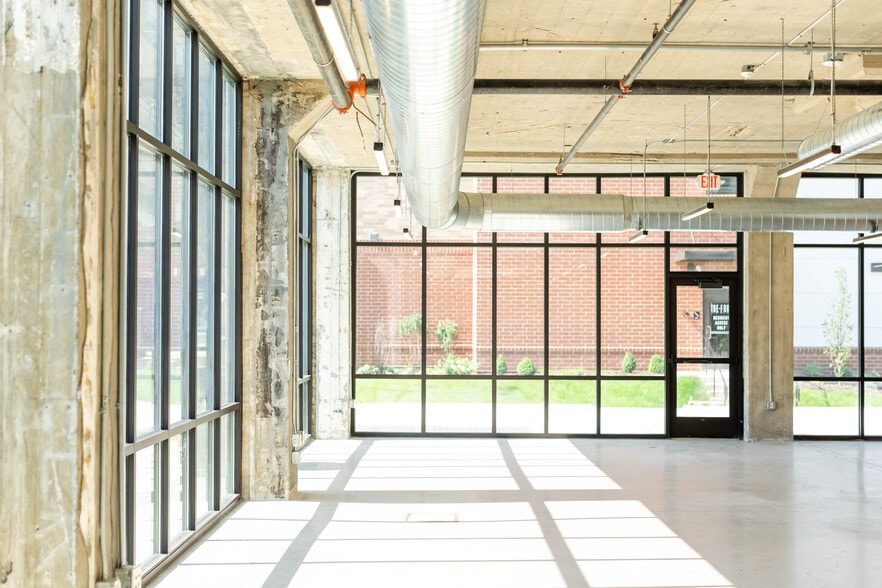 More Photos Of 540 N Broadway, Green Bay Office For Lease