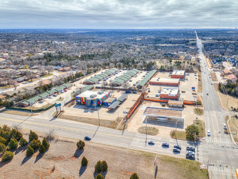 More Photos Of 2028 E Memorial, Edmond Office For Lease