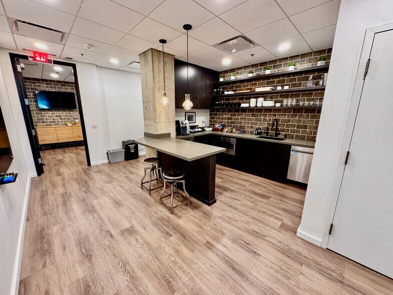 More Photos Of 12359 Sunrise Valley Dr, Reston Office For Lease