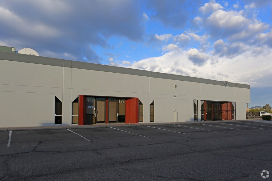More Photos Of 706-736 E 46th St, Tucson Light Manufacturing For Lease