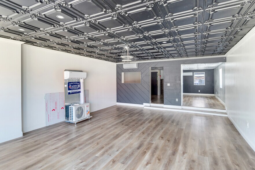 More Photos Of 163 E 6th St, Beaumont Storefront For Sale