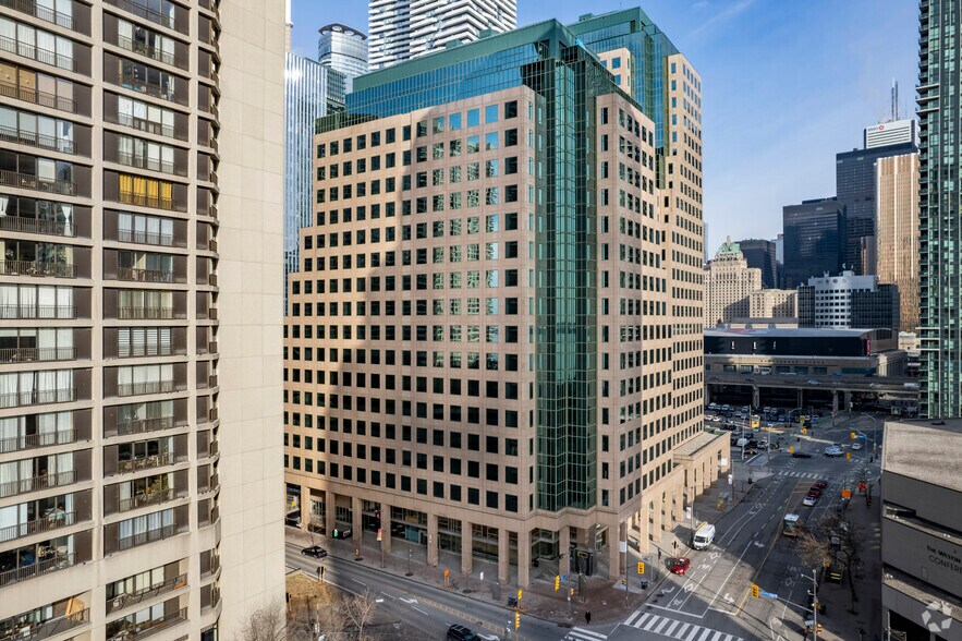 More Photos Of 10 Bay St, Toronto Office For Lease