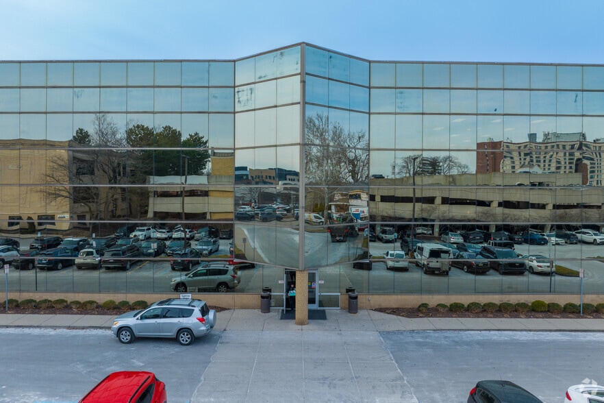 More Photos Of 835 Mason St, Dearborn Office For Lease