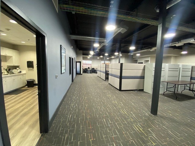 More Photos Of 9410 Topanga Canyon Blvd, Chatsworth Office For Sale