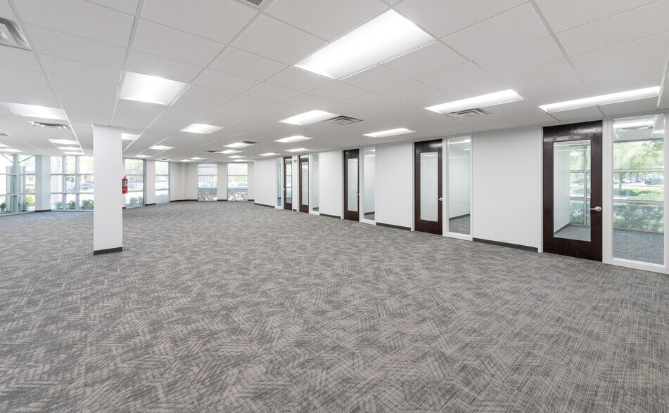 More Photos Of 4345 Southpoint Blvd, Jacksonville Office For Lease