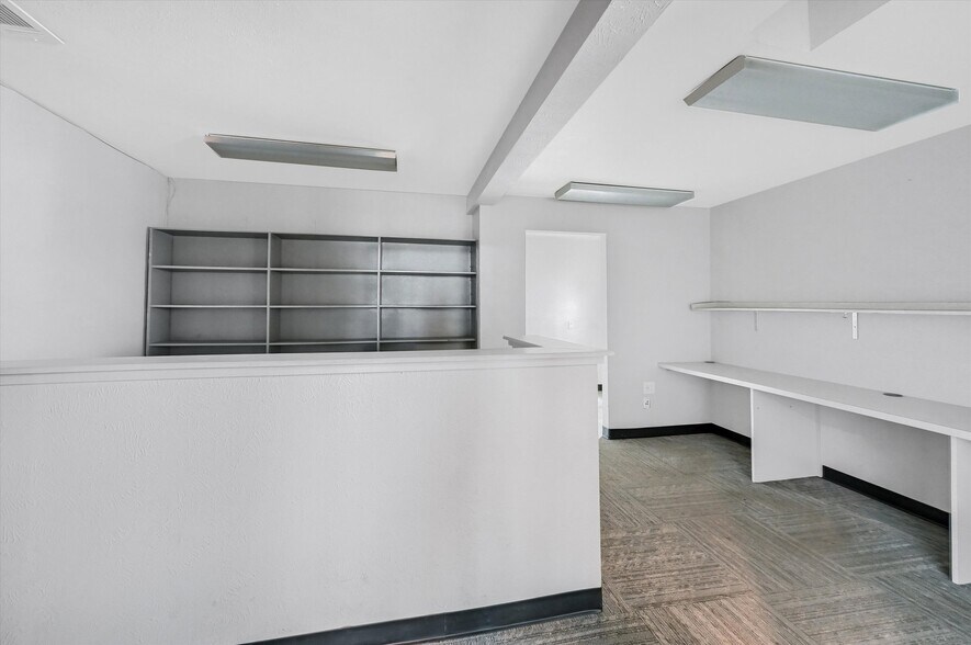 More Photos Of 815 Pecan Grove Rd E, Sherman Medical For Sale