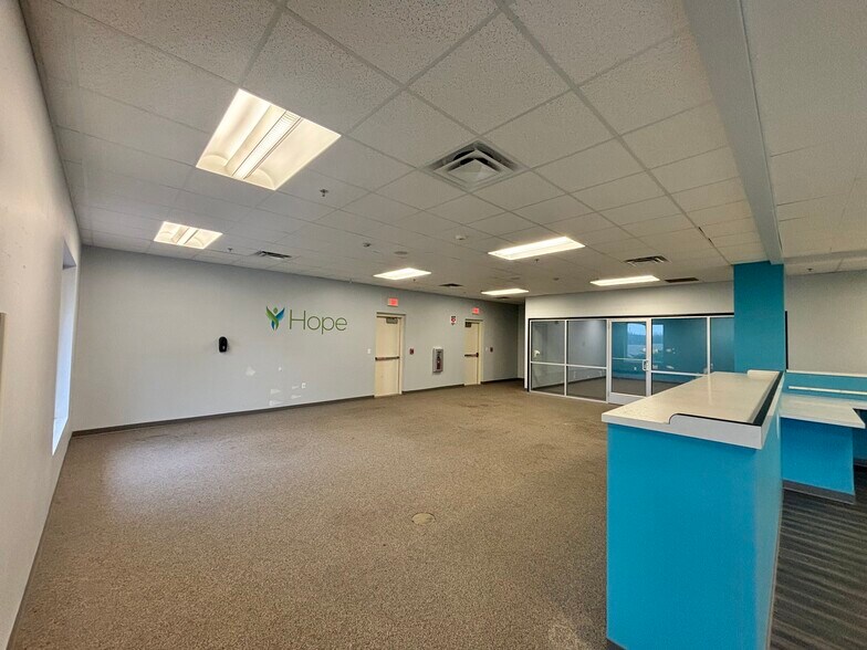 More Photos Of 3252 Ginger Creek Dr, Springfield Storefront Retail Office For Lease