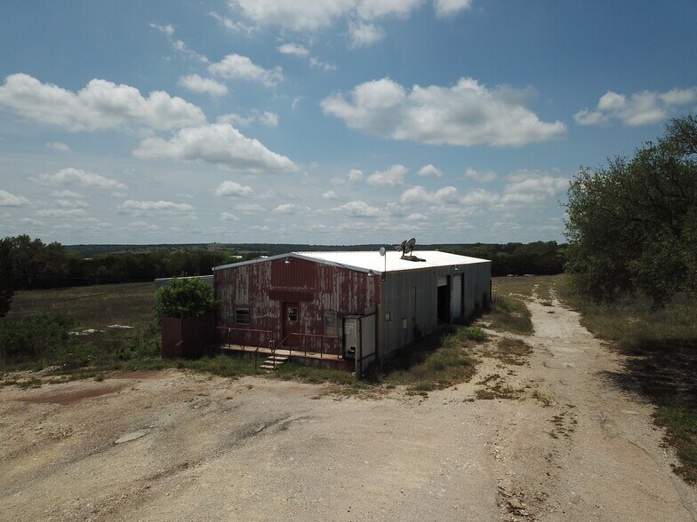 More Photos Of 3550 N US Highway 281, Burnet Warehouse For Lease