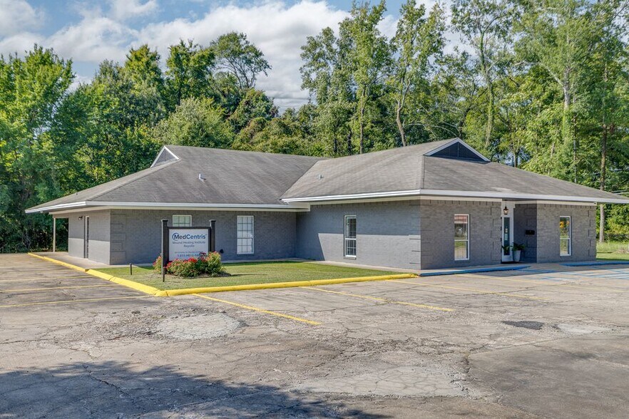 More Photos Of 161 Christian Dr, Rayville Medical For Sale