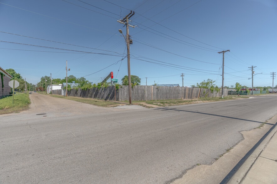 More Photos Of 301 Burke Ave, Jonesboro Warehouse For Sale