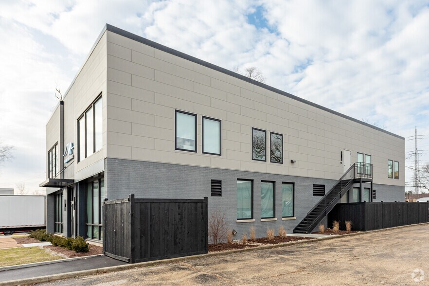 More Photos Of 436 W Frontage Rd, Northfield Medical For Lease