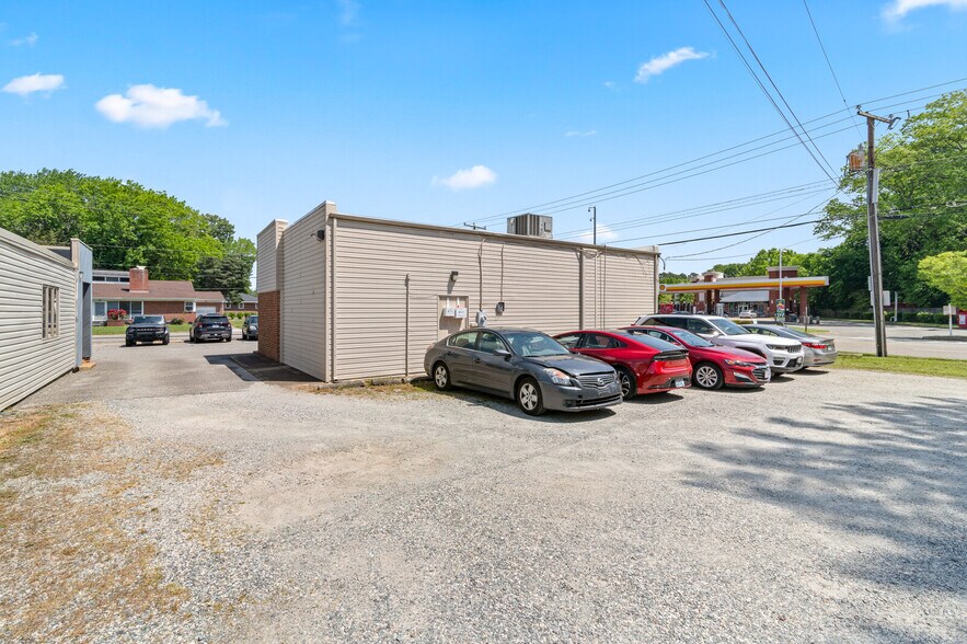 More Photos Of 1326 E Pembroke Ave, Hampton Office For Sale