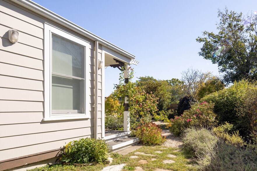 More Photos Of 311 Front St, Greenport Office Residential For Sale