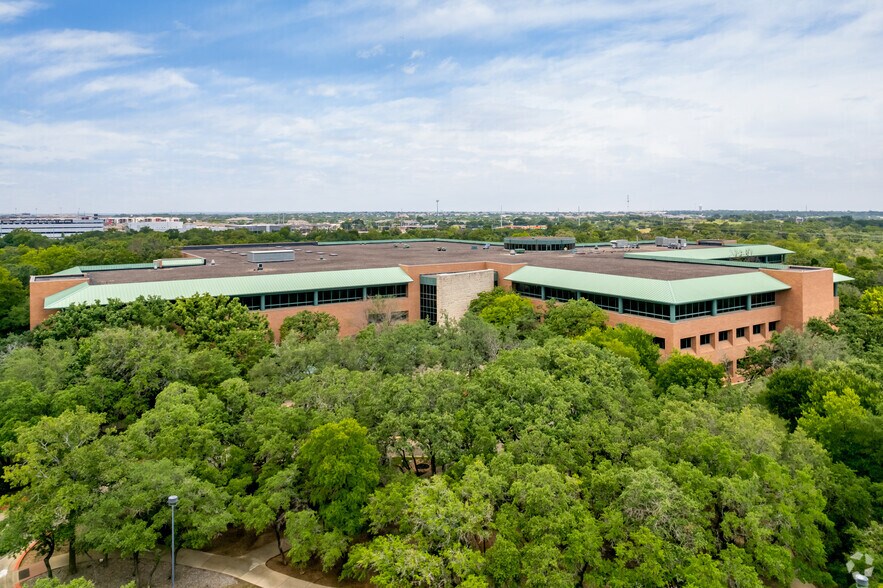 More Photos Of 8900 Amberglen Blvd, Austin Research And Development For Lease