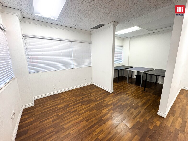 More Photos Of 7136 Haskell Ave, Van Nuys Office For Lease