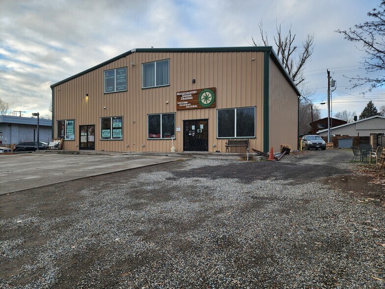 More Photos Of 350-352 E Bridge St, Hotchkiss Office For Lease