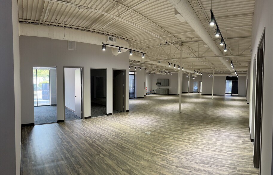 More Photos Of 3000 Northwoods Pky, Norcross Unknown For Lease