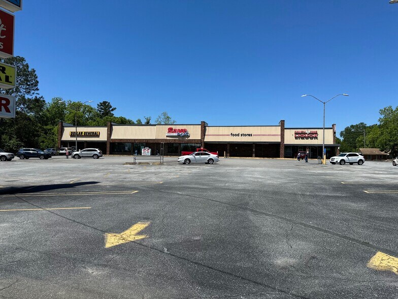 Primary Photo Of 806-810 Madison Hwy, Valdosta General Retail For Lease