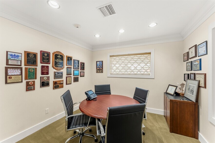 More Photos Of 525 N Harbor City Blvd, Melbourne Office For Sale