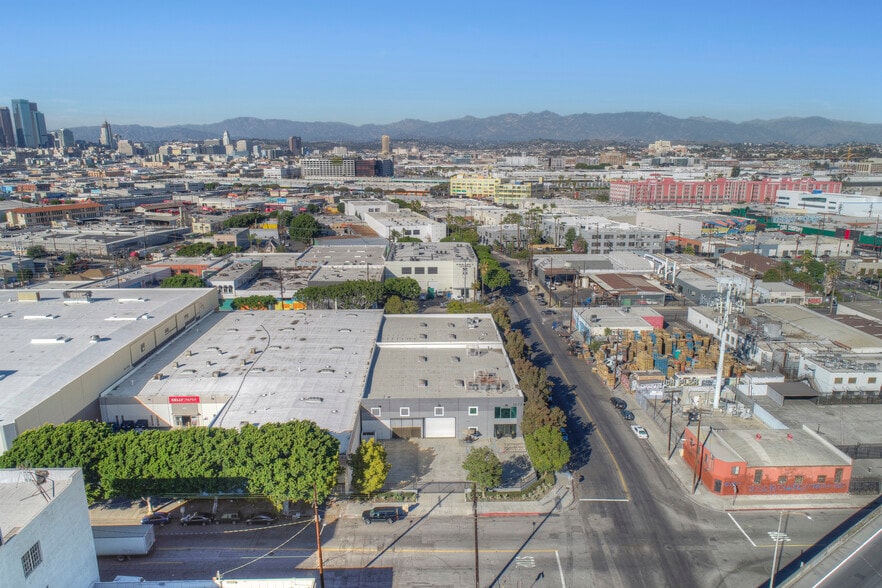 More Photos Of 1475 Long Beach Ave, Los Angeles Warehouse For Lease