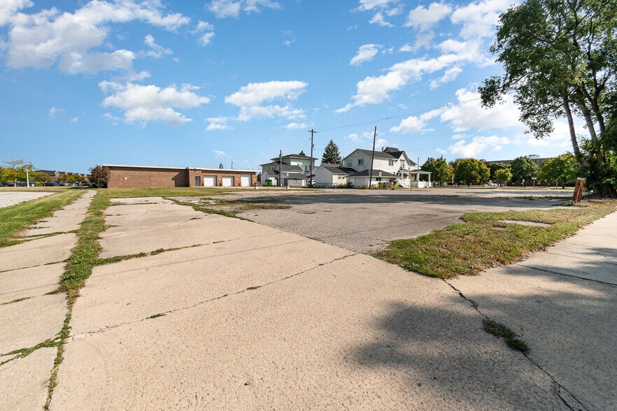 More Photos Of 200 N 13th St, Bay City Warehouse For Sale