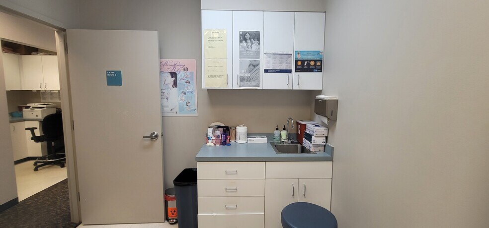More Photos Of 46161 Westlake Dr, Sterling Office For Sale