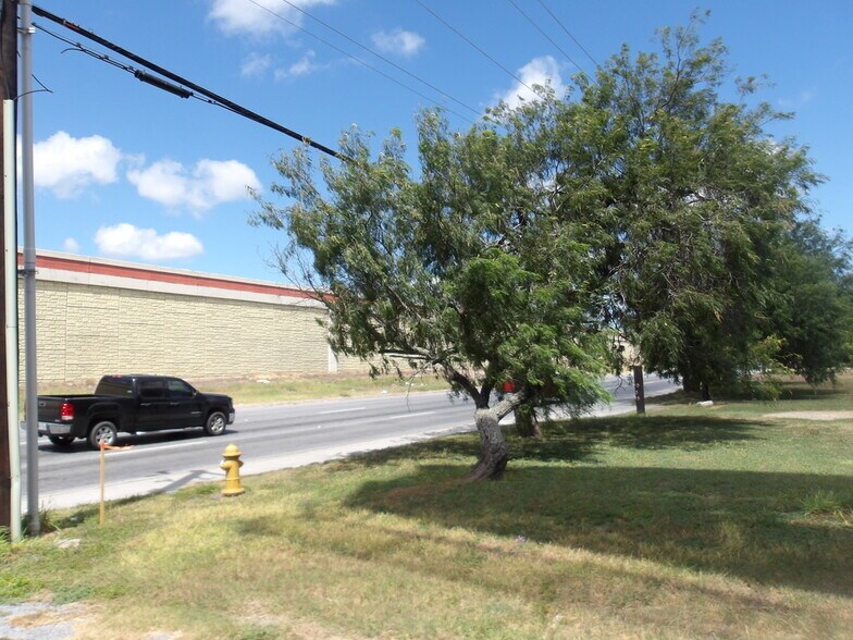 More Photos Of 3825 S Expressway 83, Harlingen Land For Sale
