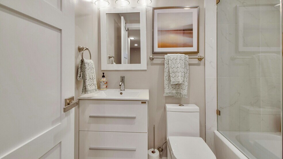 More Photos Of 1414 Pennsylvania Ave SE, Washington Apartments For Sale