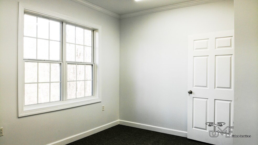 More Photos Of 3578-3592 Old Milton Pky, Alpharetta Medical For Lease