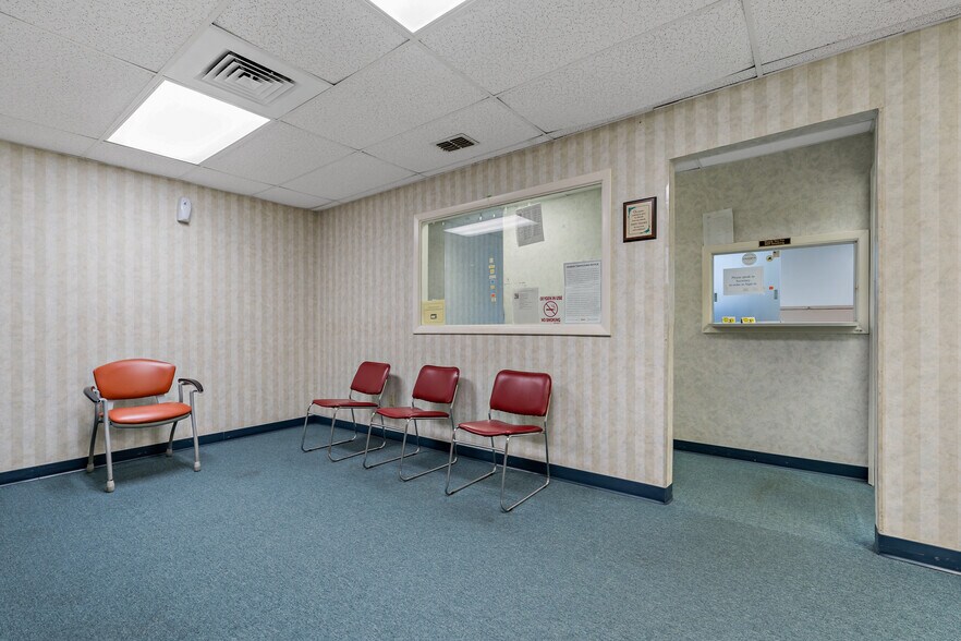 More Photos Of 3709 W Hamilton Ave, Tampa Medical For Sale