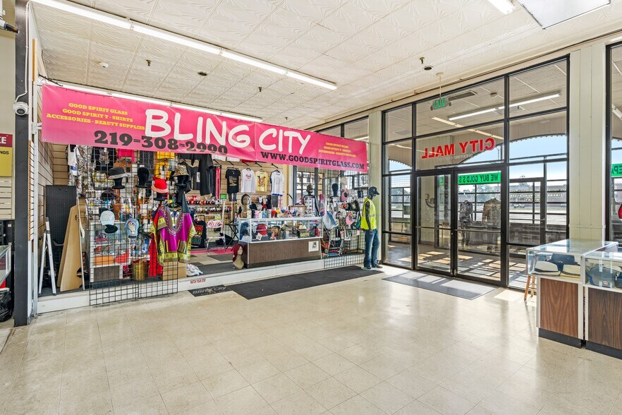 More Photos Of 5340-5364 Broadway, Merrillville Storefront For Sale