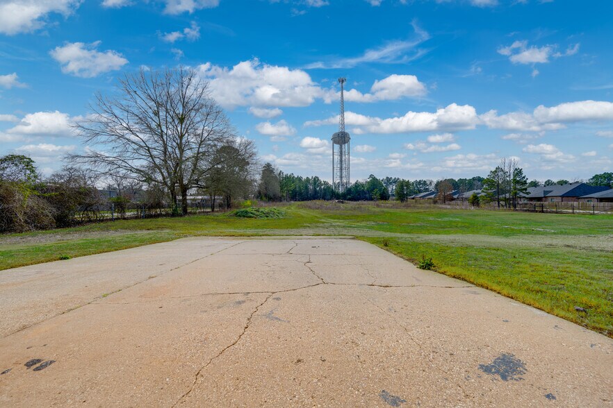 More Photos Of 10203-10263 County Road 135, Flint Service For Lease